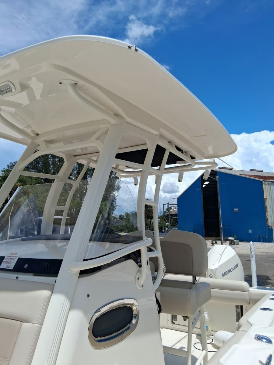 2022 Boston Whaler  - Photo 5