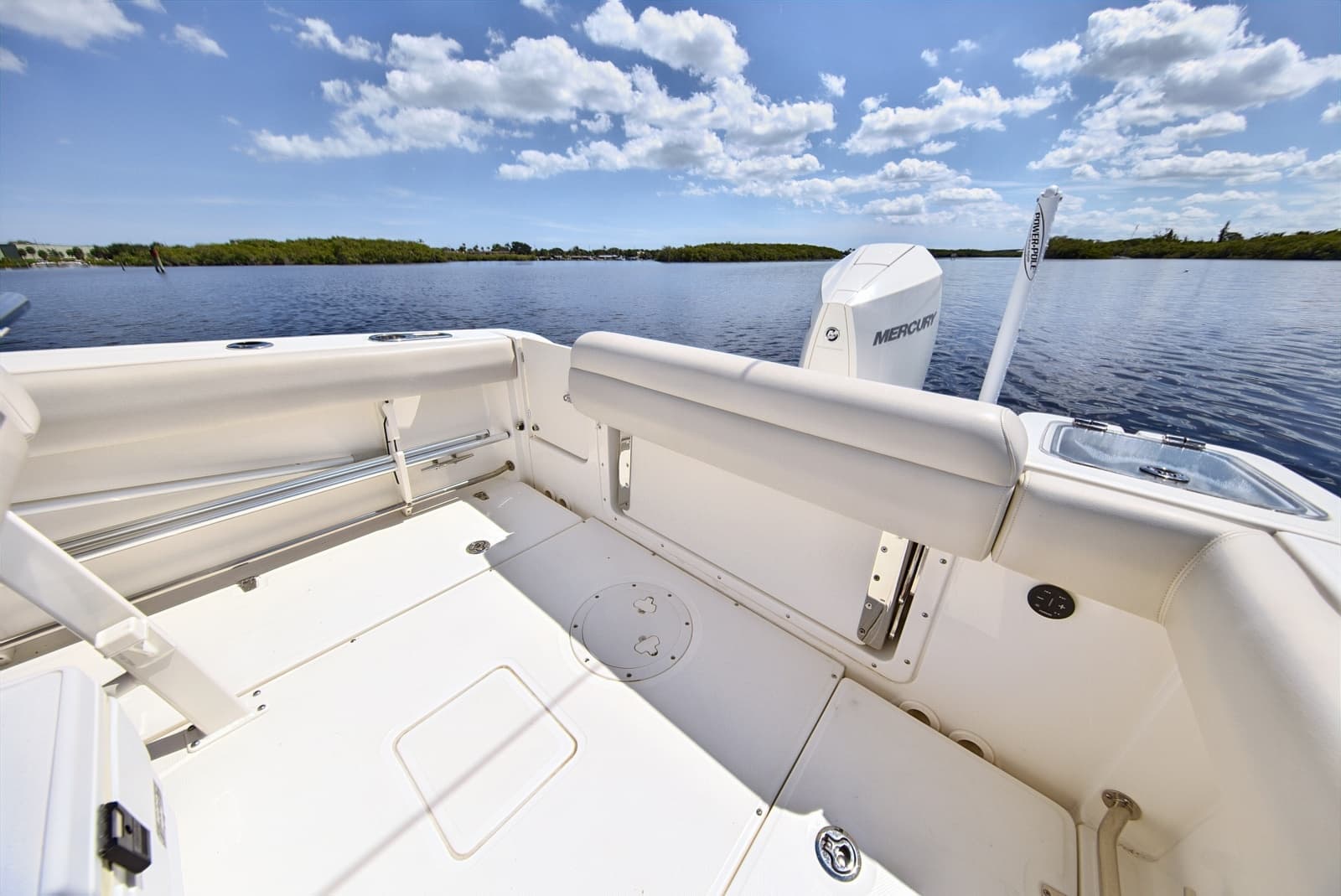 2022 Boston Whaler 230 Outrage - Photo 11