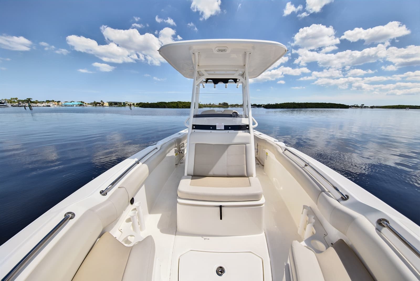 2022 Boston Whaler 230 Outrage - Photo 17