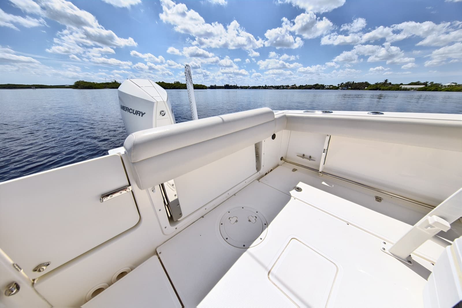 2022 Boston Whaler 230 Outrage - Photo 10