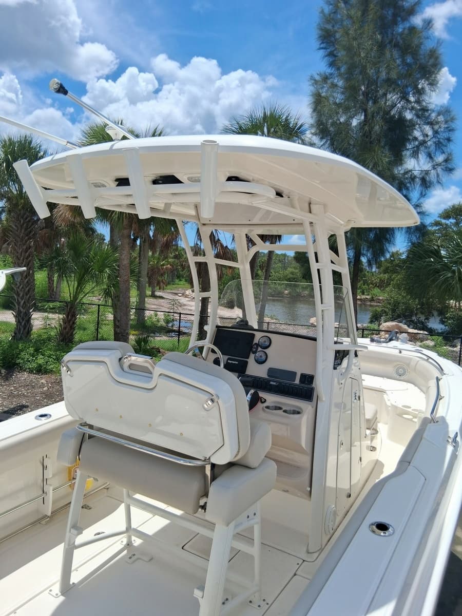 2022 Boston Whaler  - Photo 4