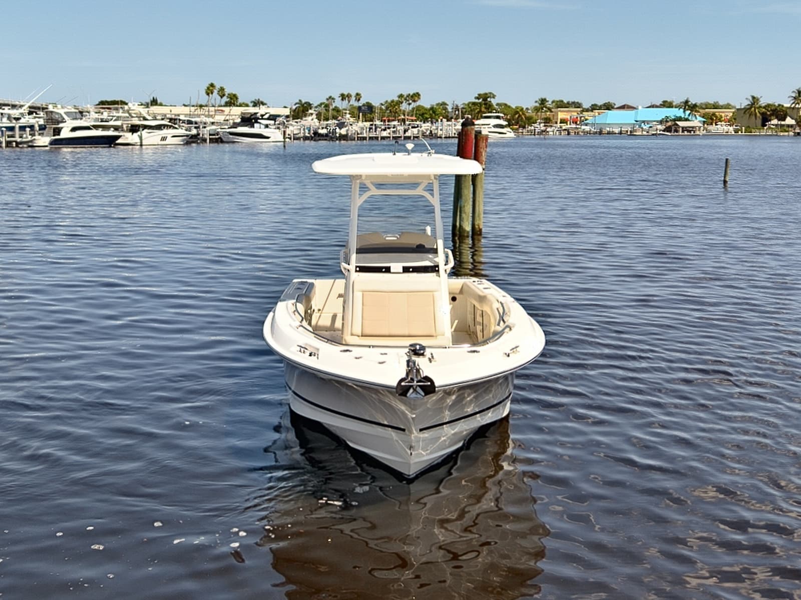 2022 Boston Whaler 230 Outrage - Photo 2