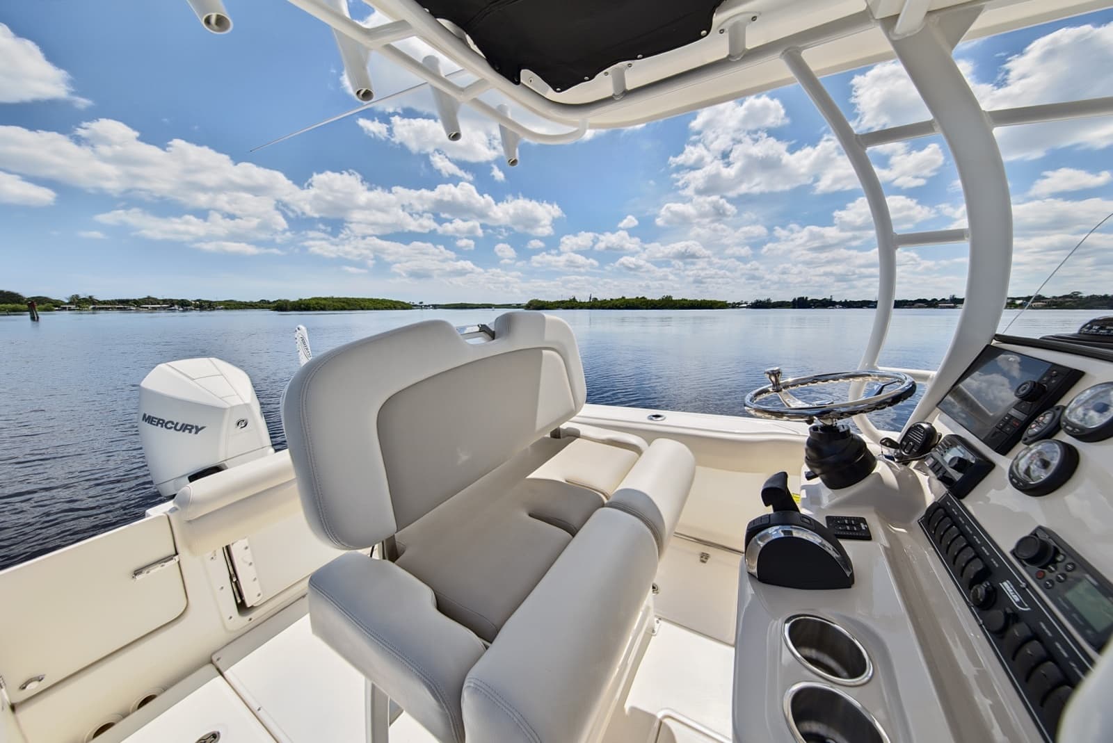 2022 Boston Whaler 230 Outrage - Photo 14