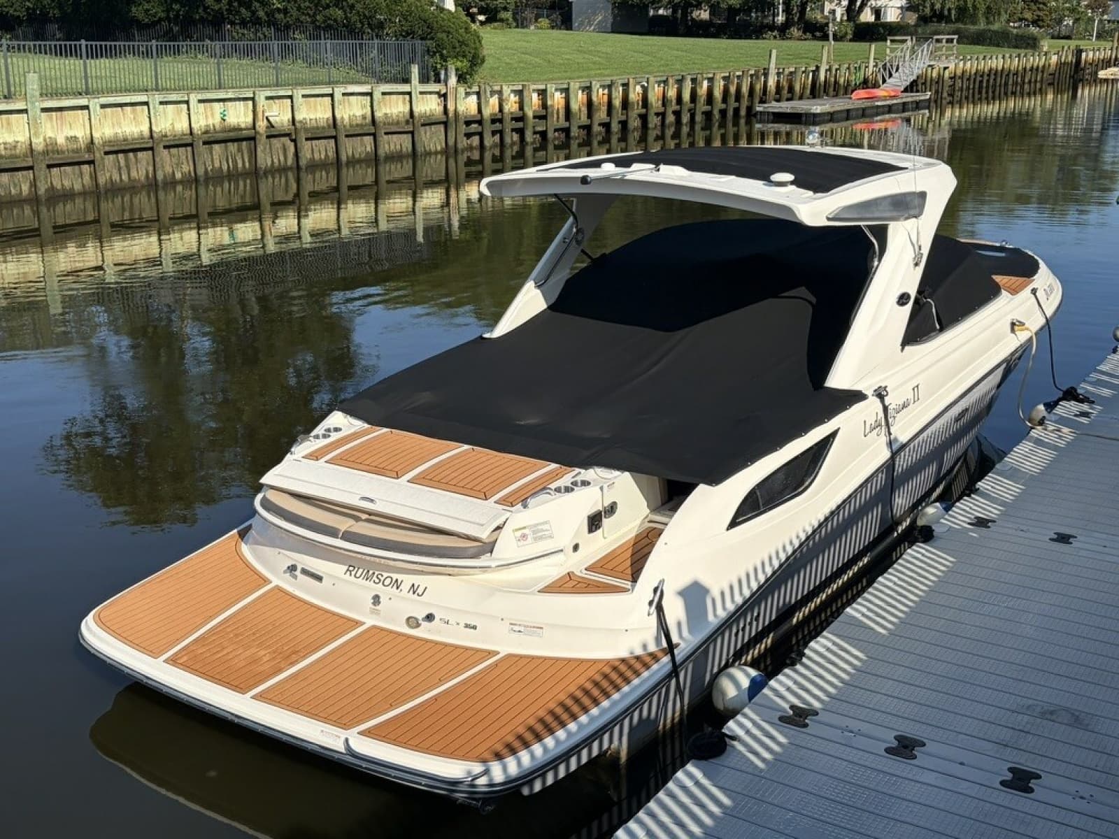 2017 Sea Ray SLX 350 - Photo 46