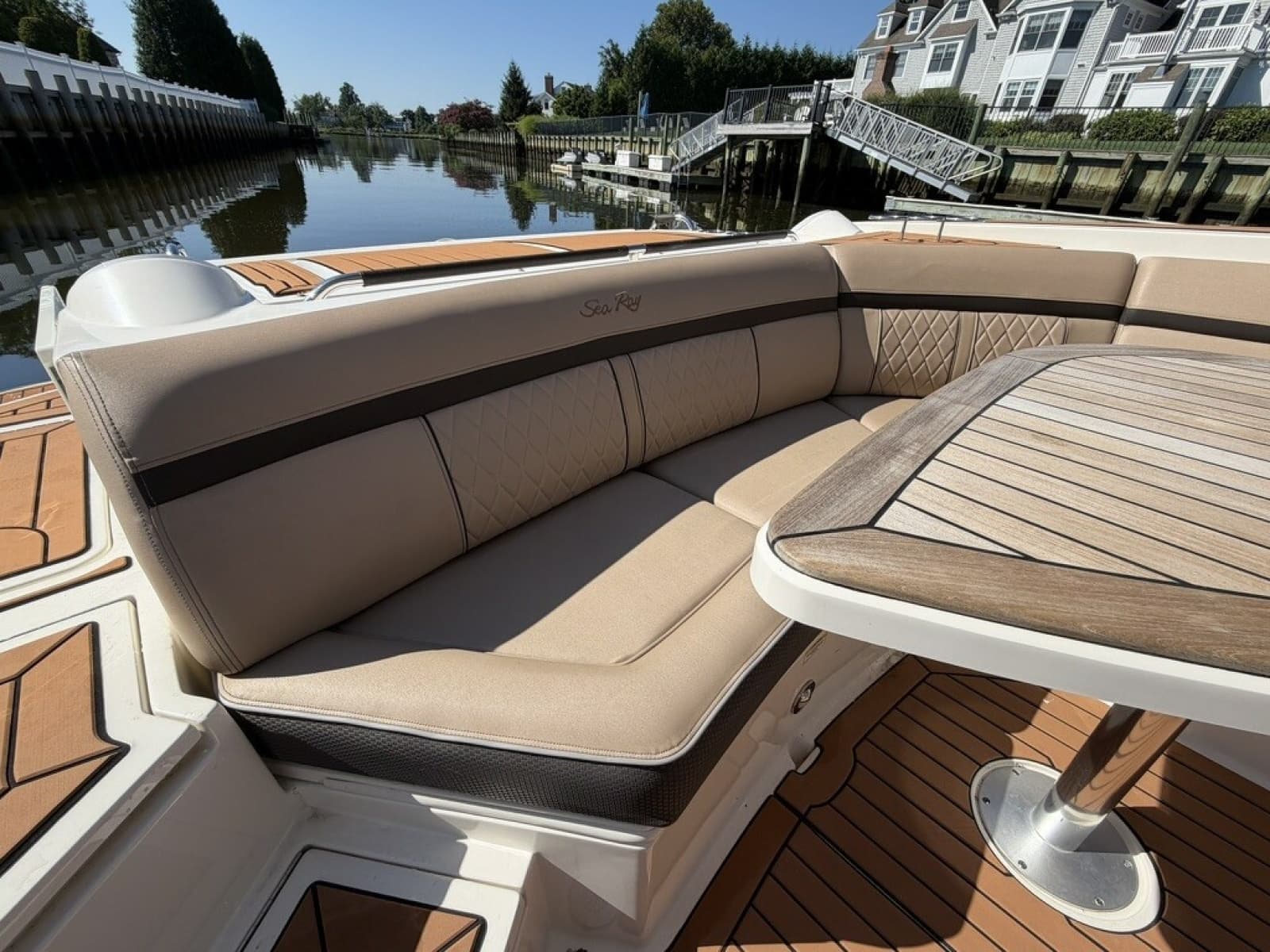 2017 Sea Ray SLX 350 - Photo 15