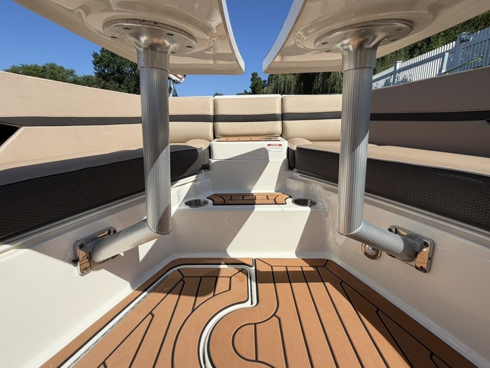 2017 Sea Ray SLX 350 - Photo 32