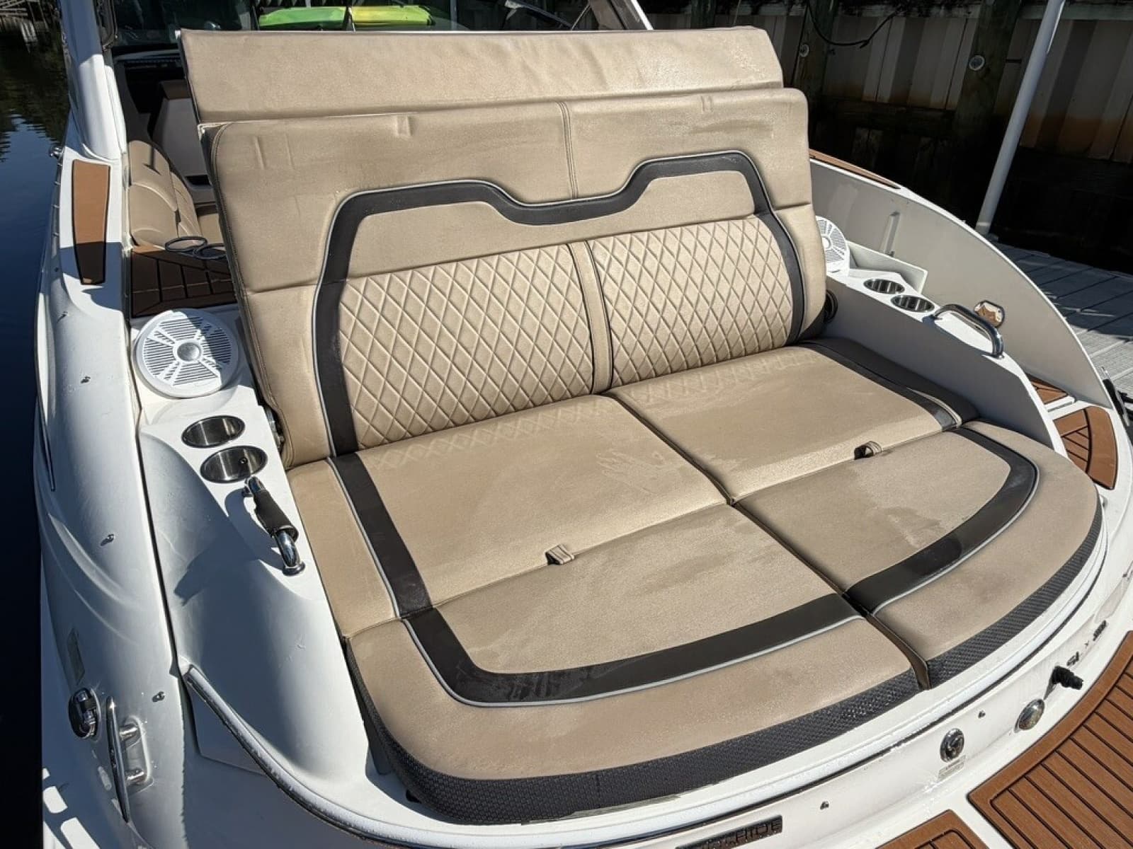 2017 Sea Ray SLX 350 - Photo 9