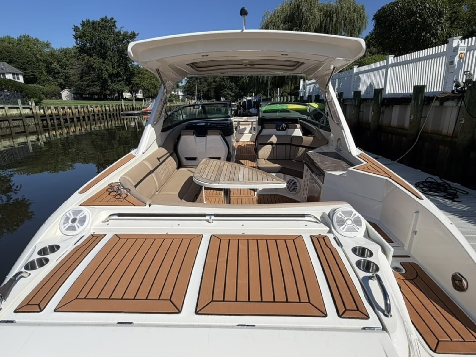 2017 Sea Ray SLX 350 - Photo 10