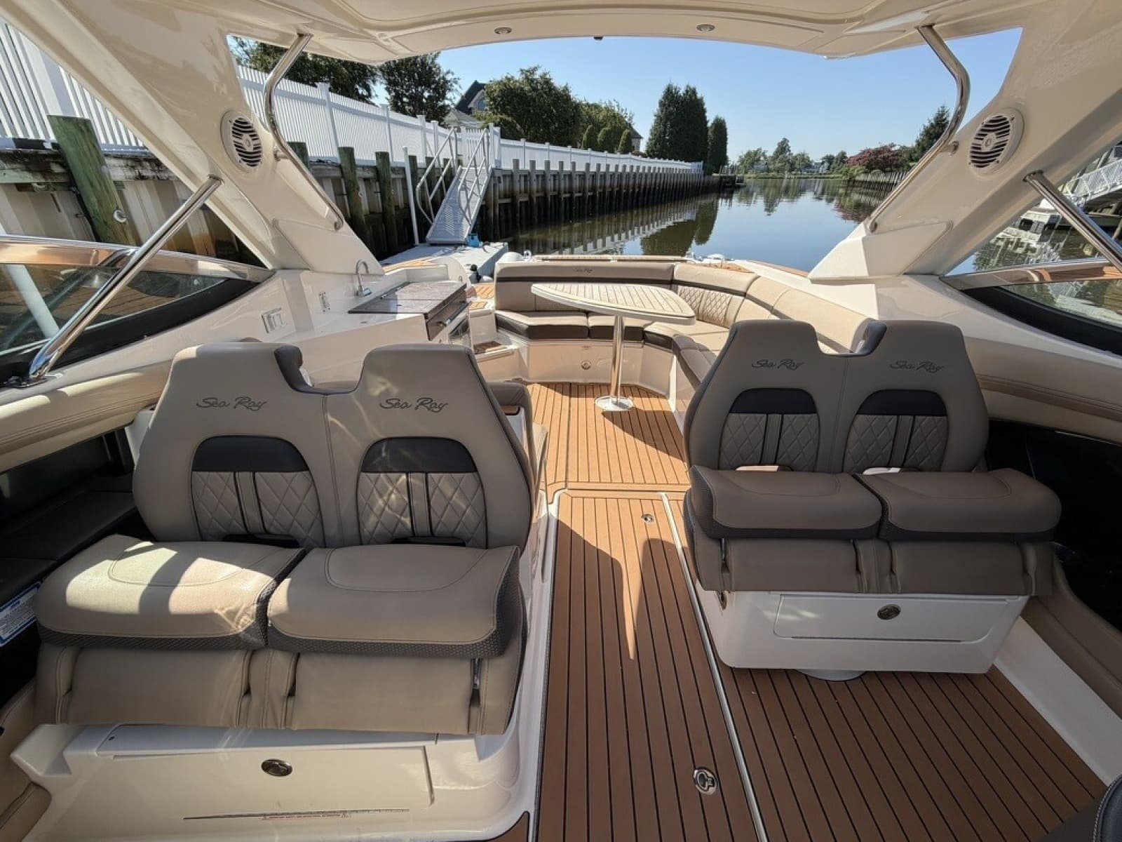2017 Sea Ray SLX 350 - Photo 21