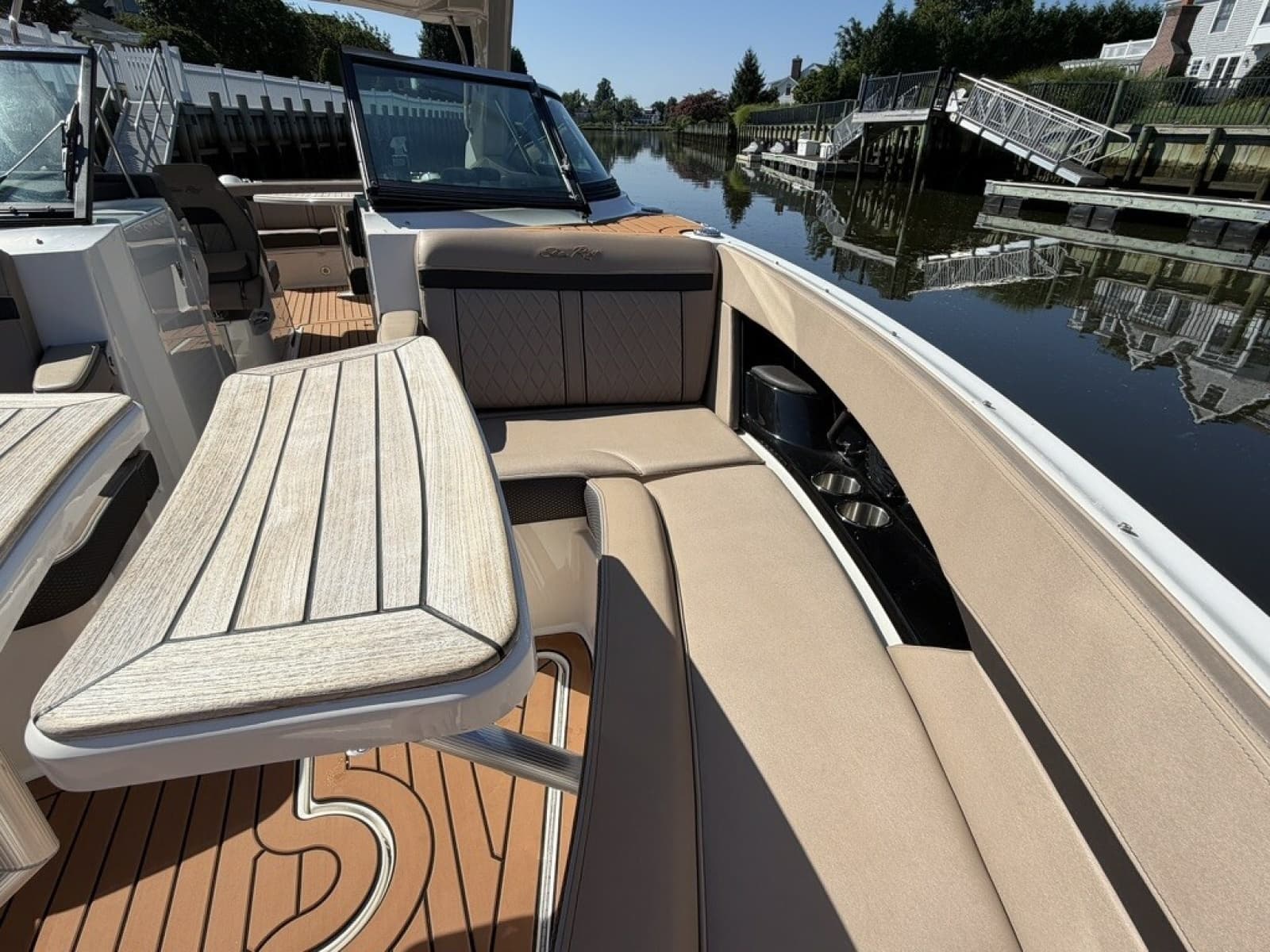 2017 Sea Ray SLX 350 - Photo 33
