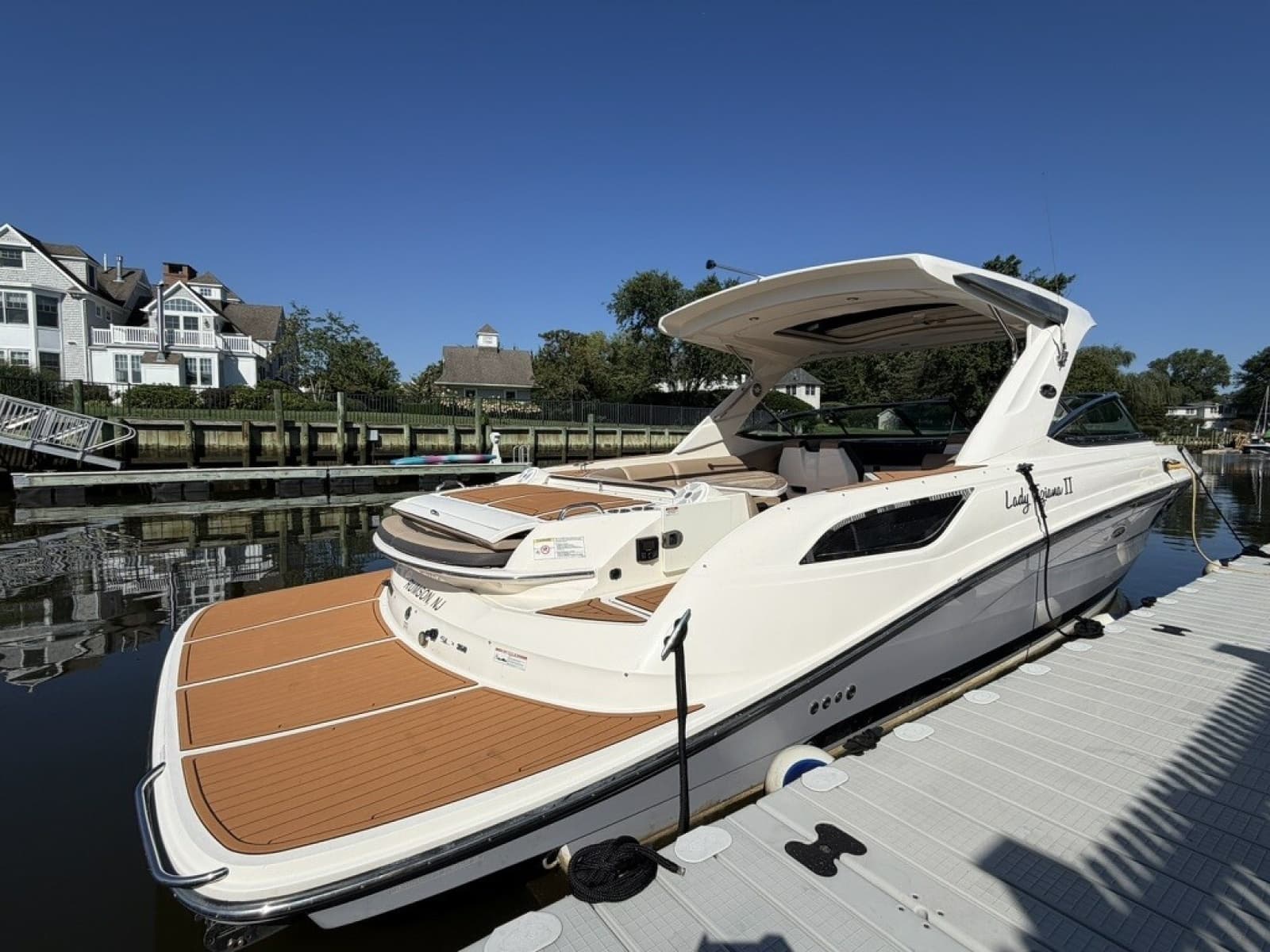 2017 Sea Ray SLX 350 - Photo 1