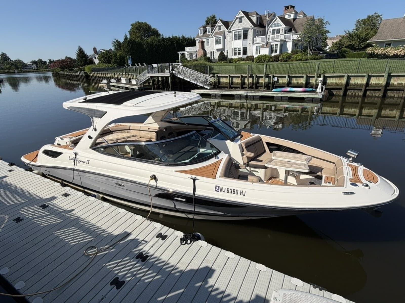 2017 Sea Ray SLX 350 - Photo 3