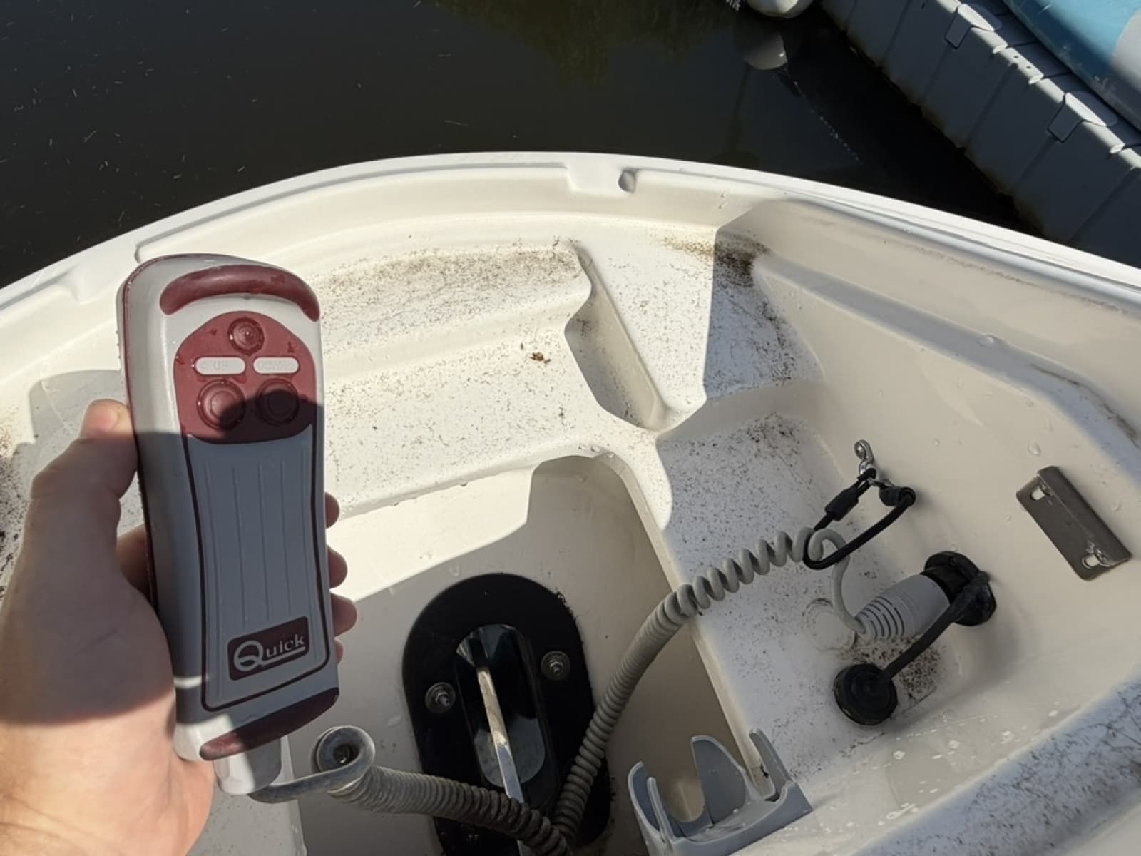 2017 Sea Ray SLX 350 - Photo 35