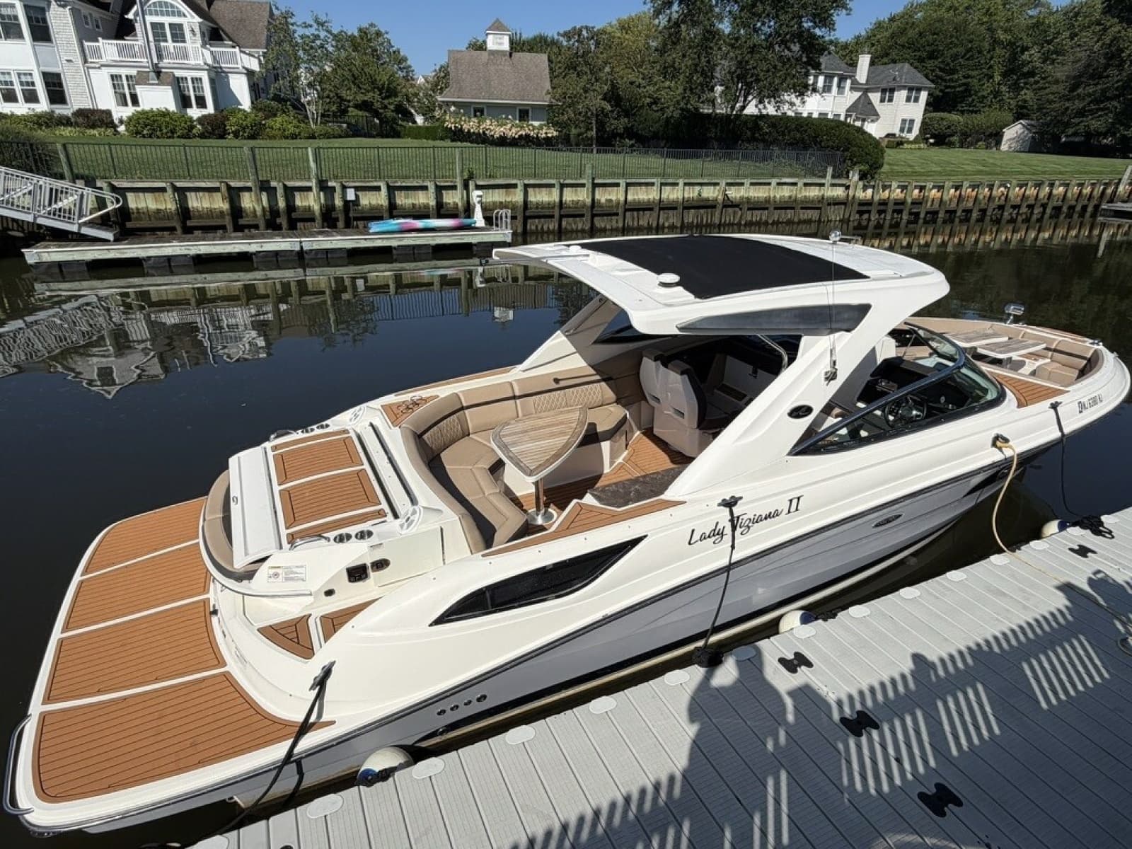 2017 Sea Ray SLX 350 - Photo 47