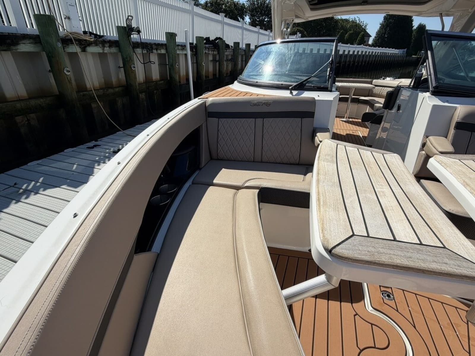 2017 Sea Ray SLX 350 - Photo 34