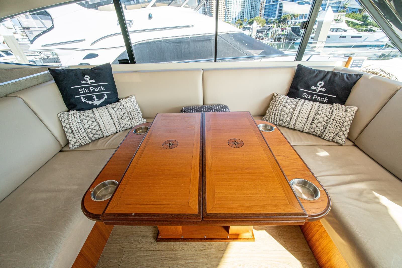 2015 Riviera 6000 Sport Yacht - Photo 33