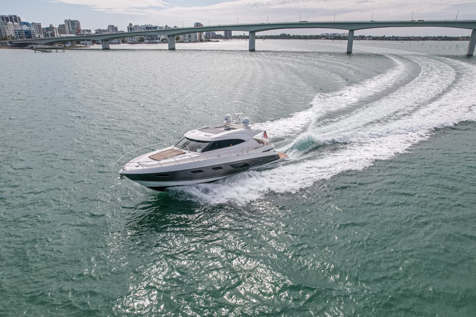 2015 Riviera 6000 Sport Yacht - Photo 15