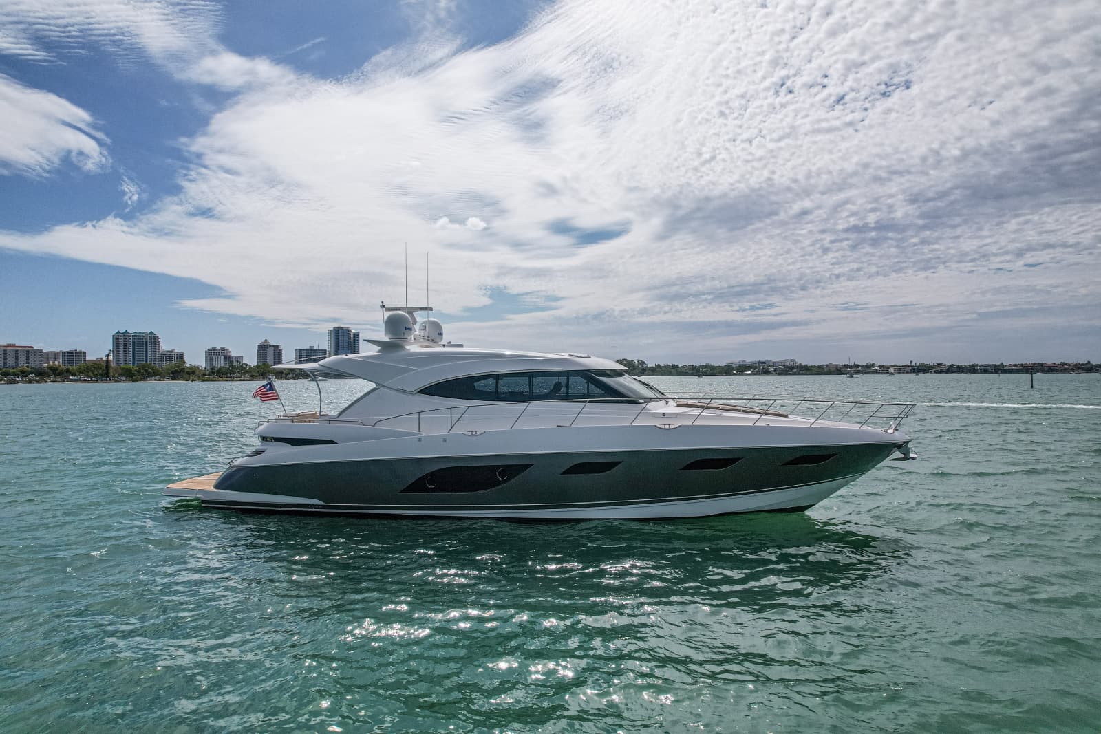 2015 Riviera 6000 Sport Yacht - Photo 7