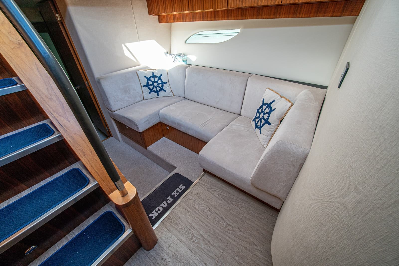 2015 Riviera 6000 Sport Yacht - Photo 39