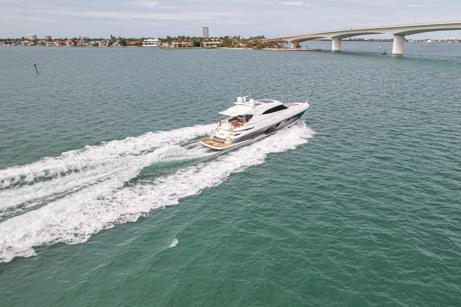 2015 Riviera 6000 Sport Yacht - Photo 13