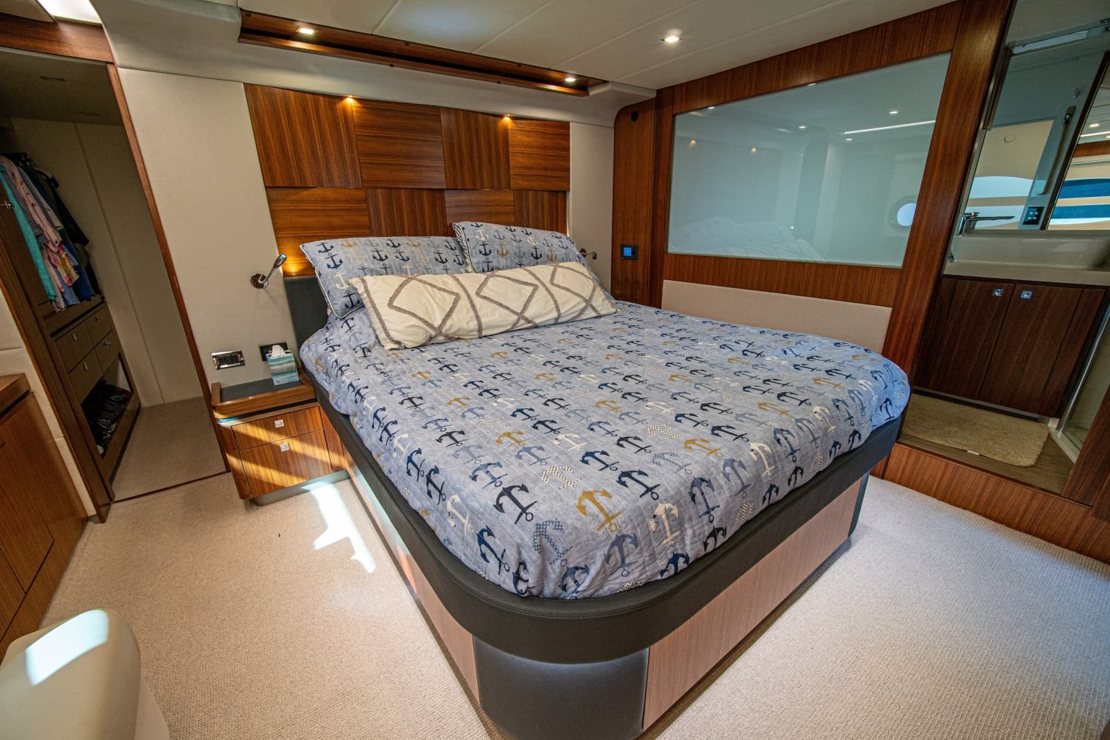 2015 Riviera 6000 Sport Yacht - Photo 50