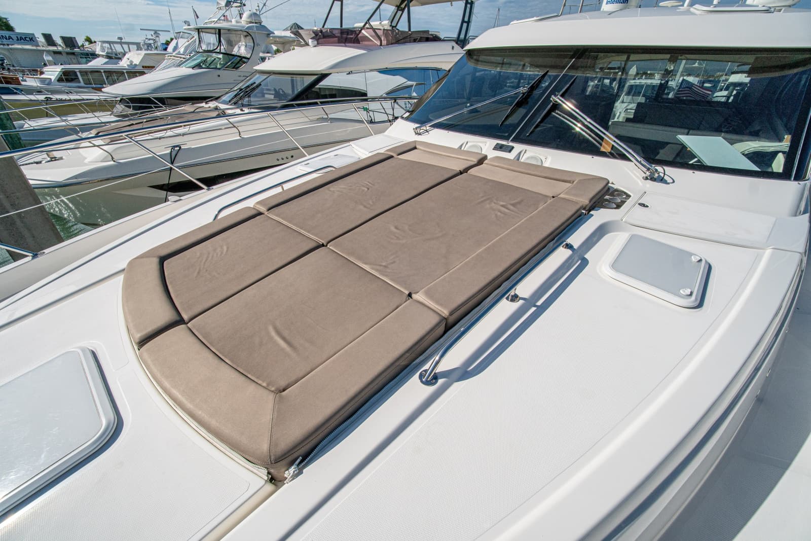 2015 Riviera 6000 Sport Yacht - Photo 65