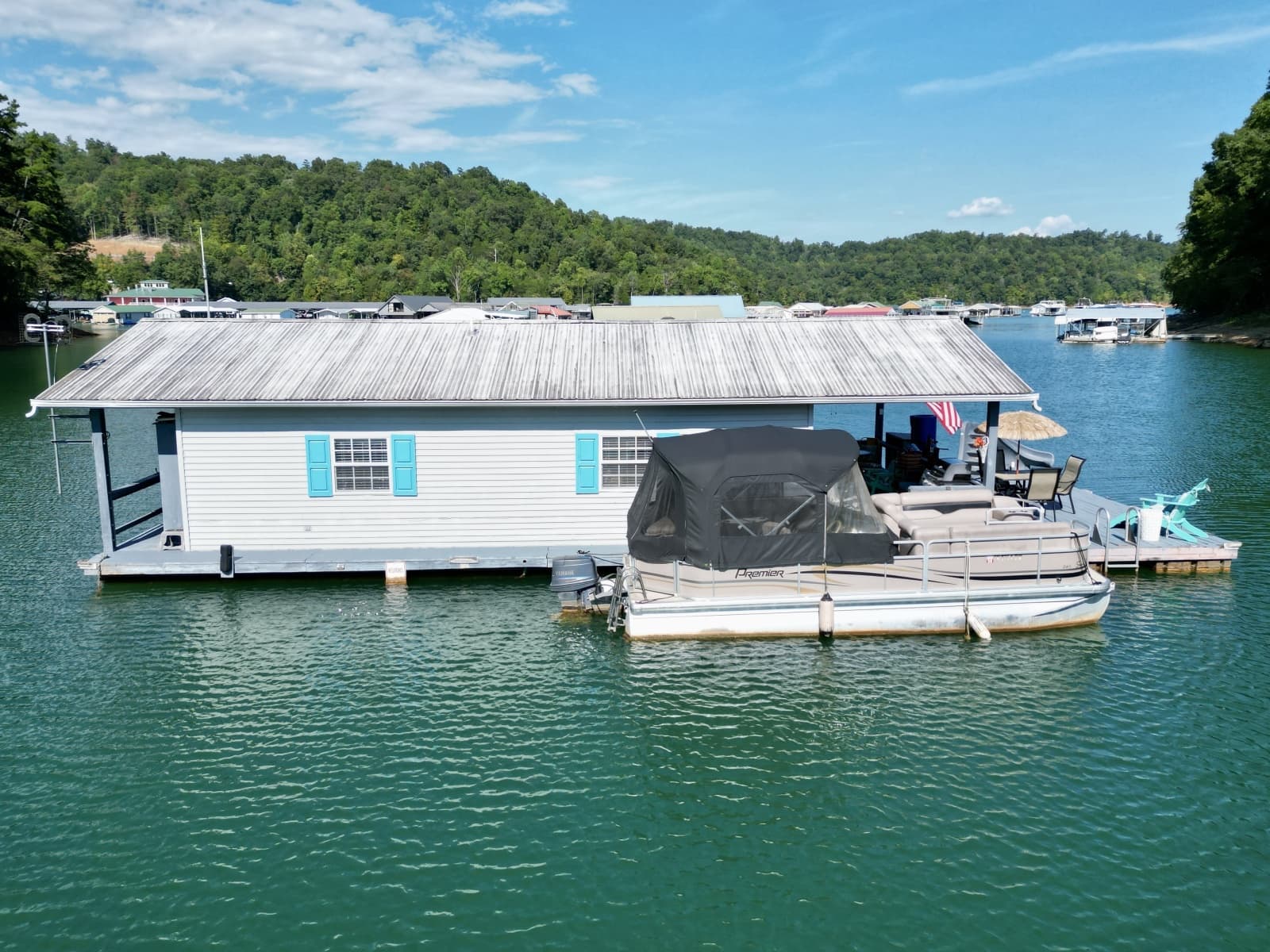 1994 Custom 20 x 33 Floating Cabin - Approx 613sqft - Photo 4