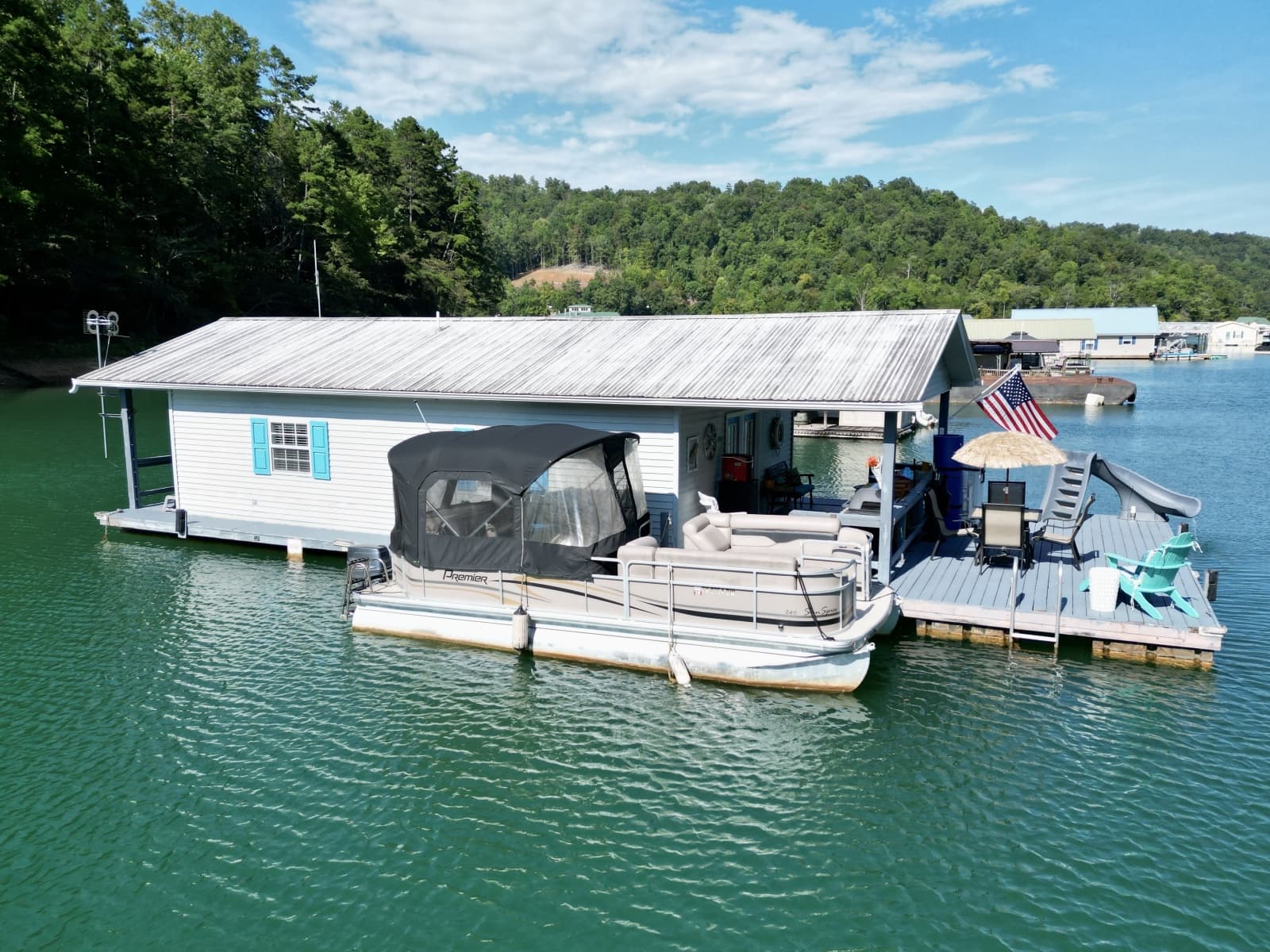 1994 Custom 20 x 33 Floating Cabin - Approx 613sqft - Photo 3