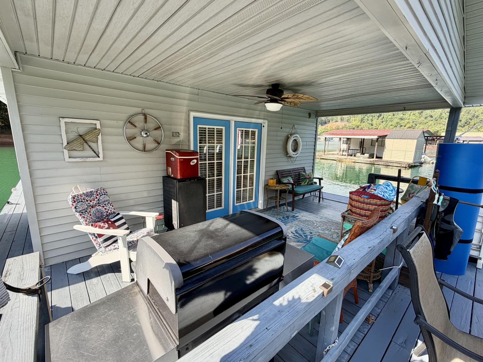 1994 Custom 20 x 33 Floating Cabin - Approx 613sqft - Photo 17
