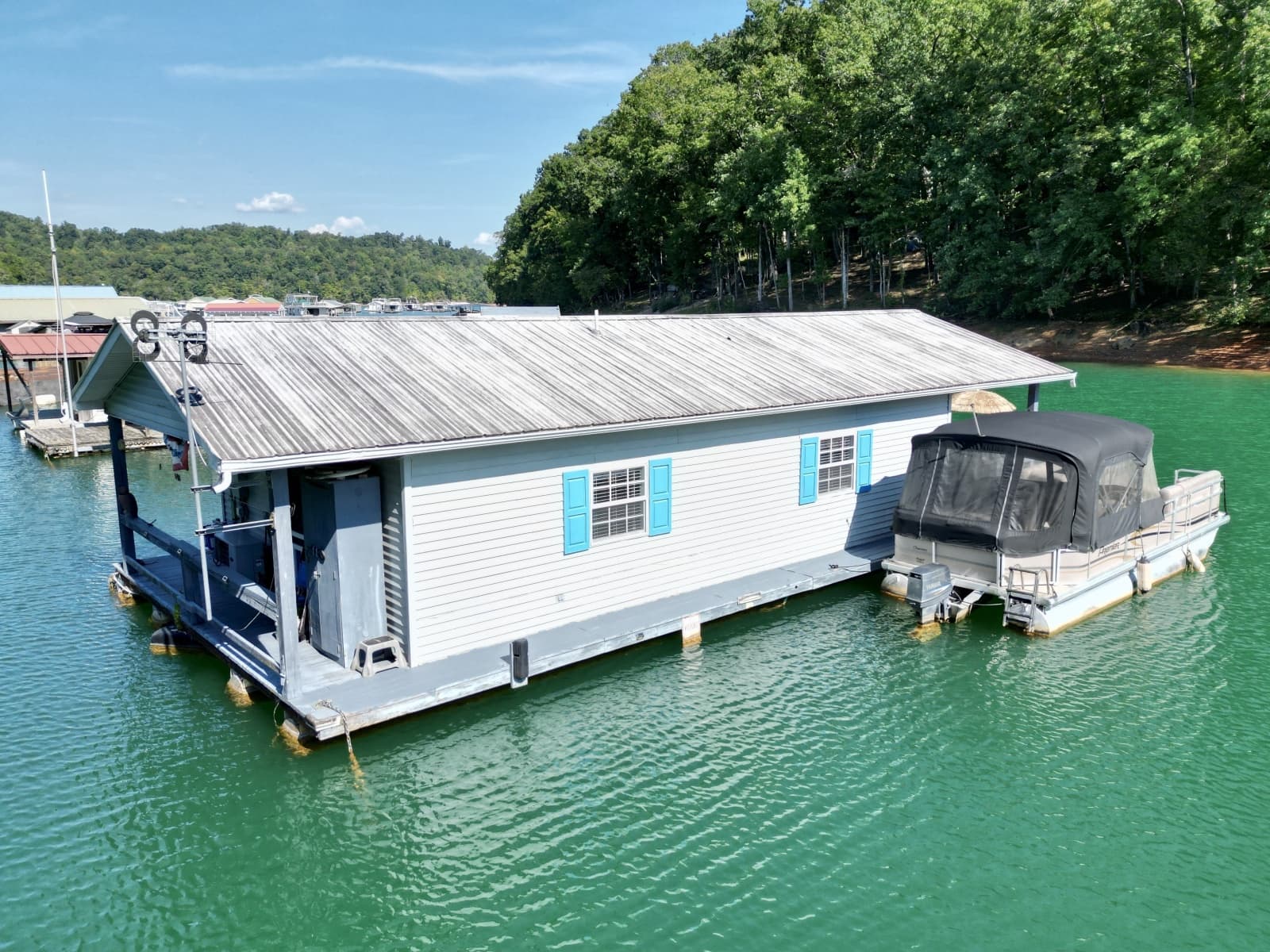 1994 Custom 20 x 33 Floating Cabin - Approx 613sqft - Photo 5
