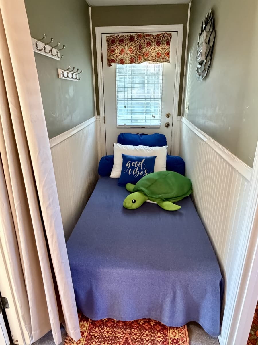 1994 Custom 20 x 33 Floating Cabin - Approx 613sqft - Photo 58