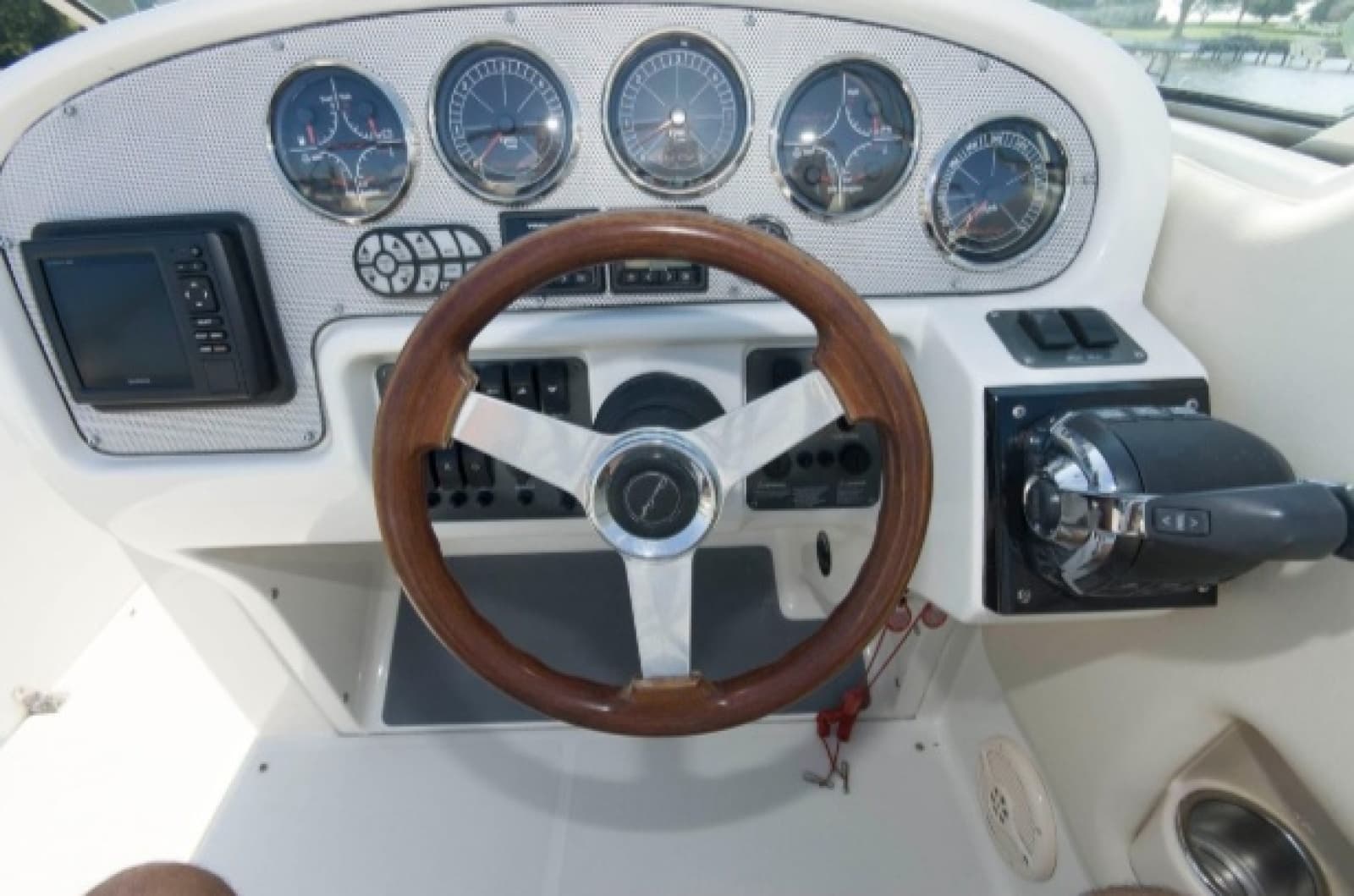 2005 Chris-Craft Launch 28 - Photo 5