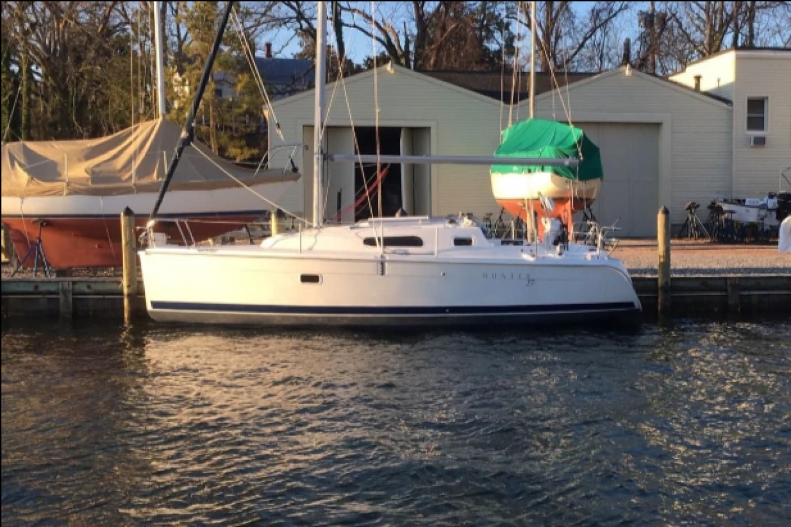 2005 Hunter 27 - Photo 1