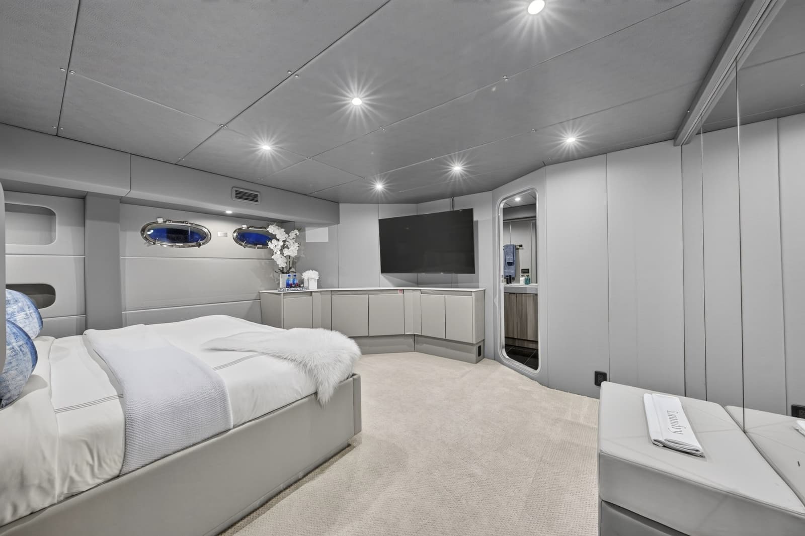 1989 Westport Flybridge Motoryacht - Photo 23