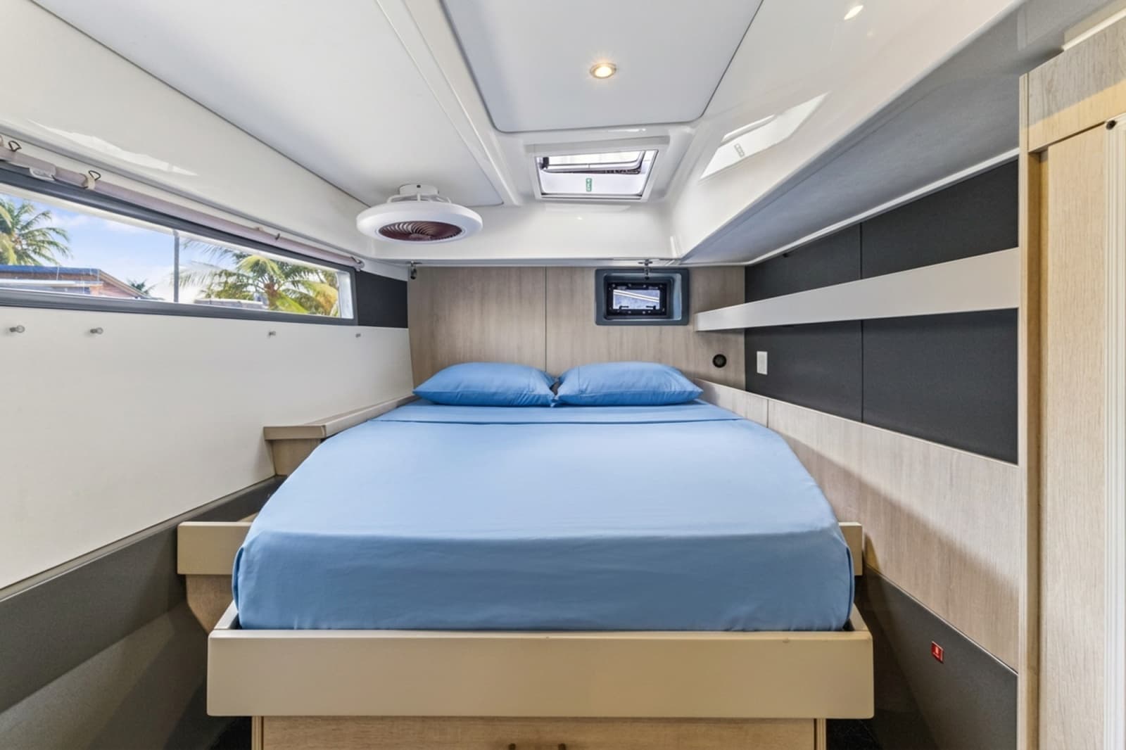 2017 Leopard 48 - Photo 40
