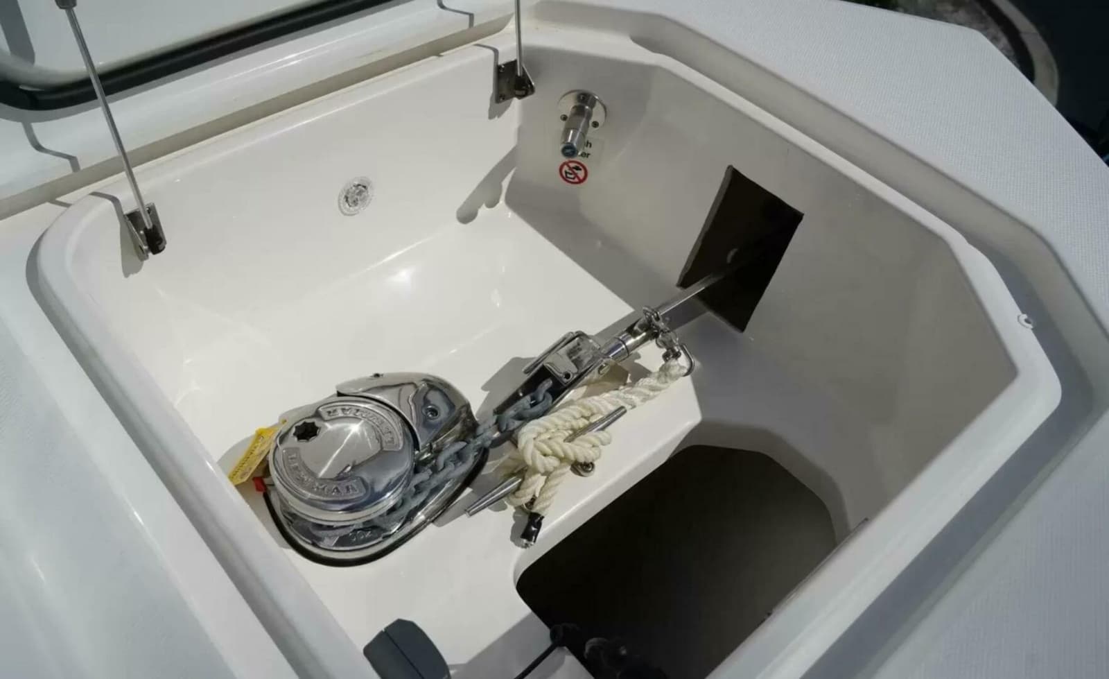 2023 Regulator 37 - Photo 15