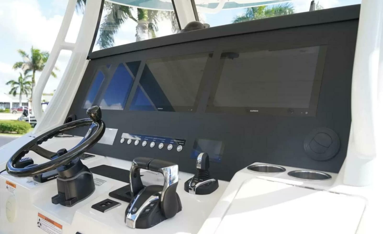2023 Regulator 37 - Photo 9