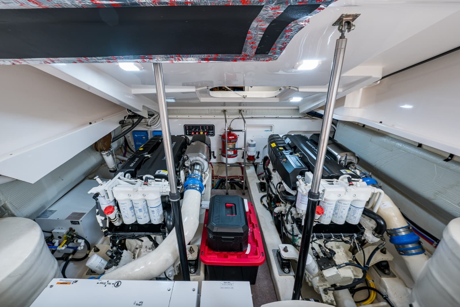 2018 Tiara Yachts 4300 Open - Photo 47