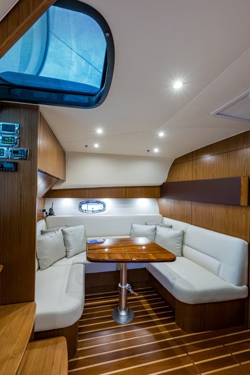 2018 Tiara Yachts 4300 Open - Photo 34