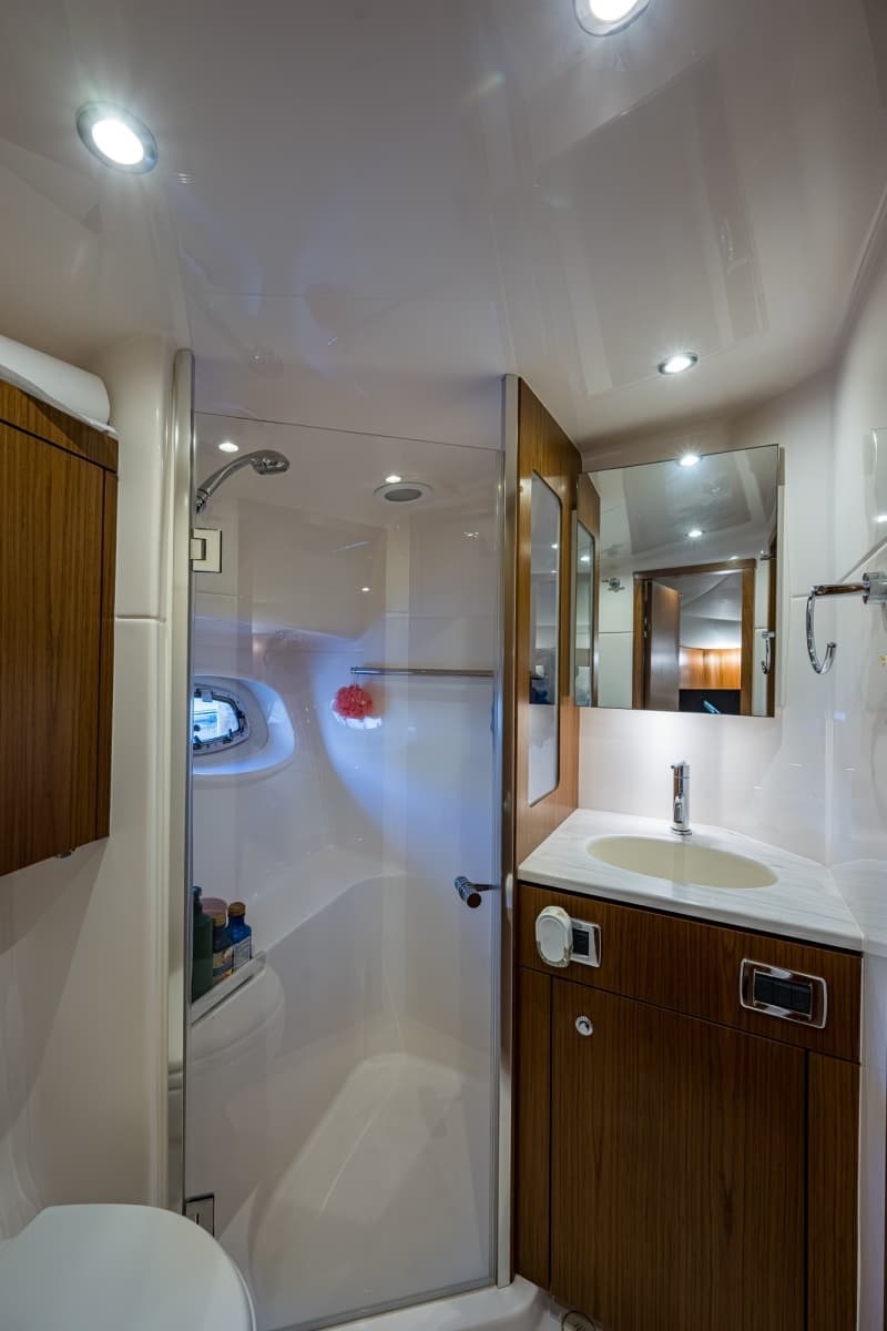 2018 Tiara Yachts 4300 Open - Photo 45