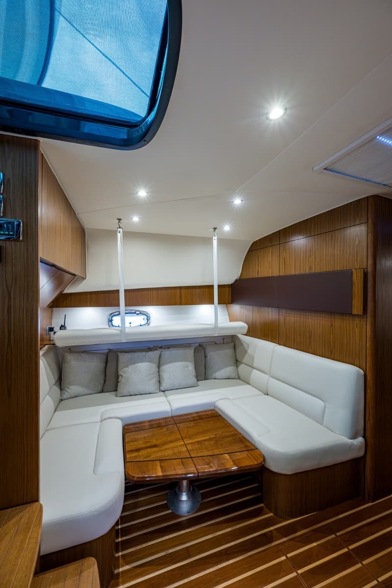 2018 Tiara Yachts 4300 Open - Photo 35