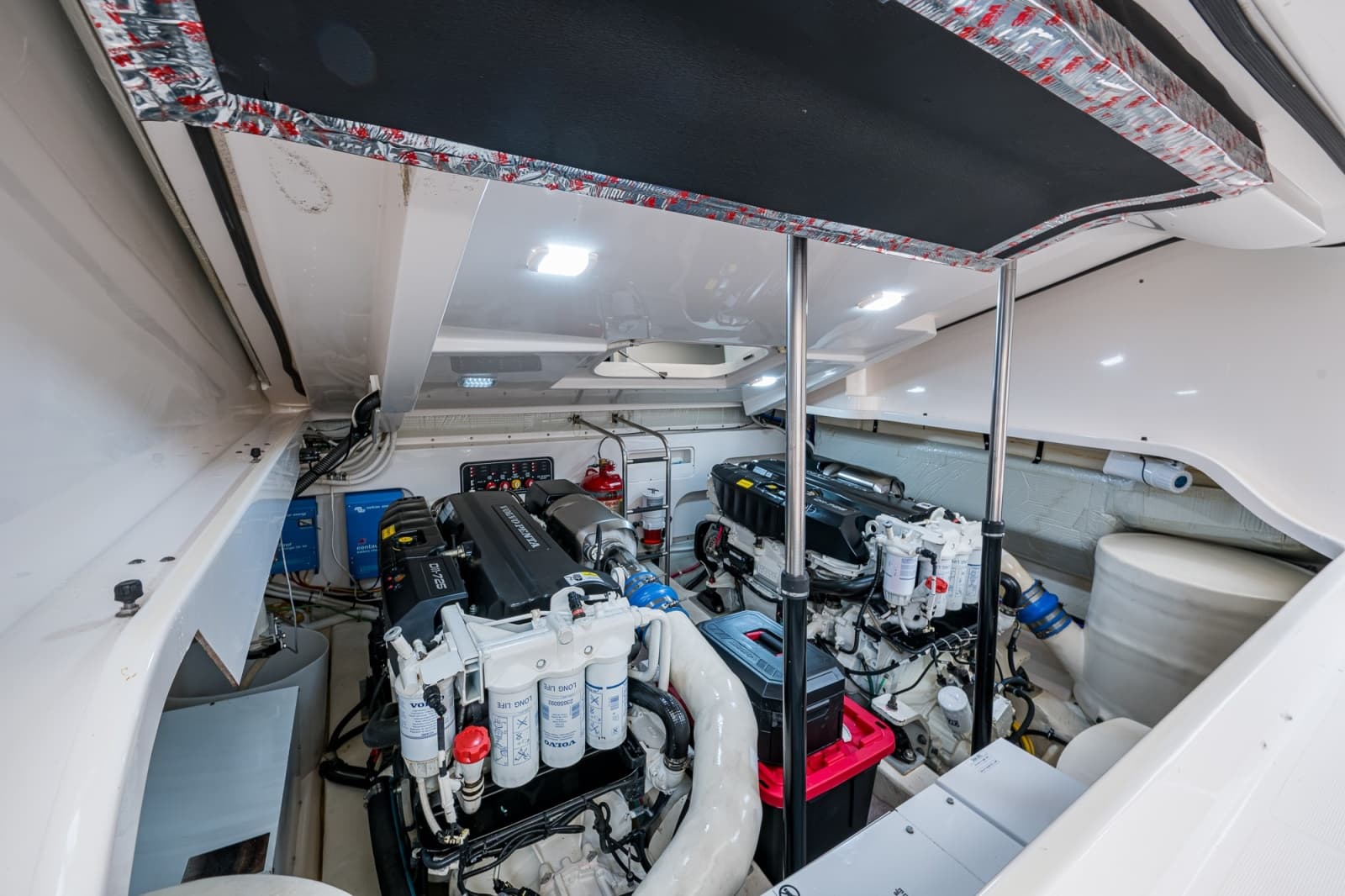 2018 Tiara Yachts 4300 Open - Photo 49