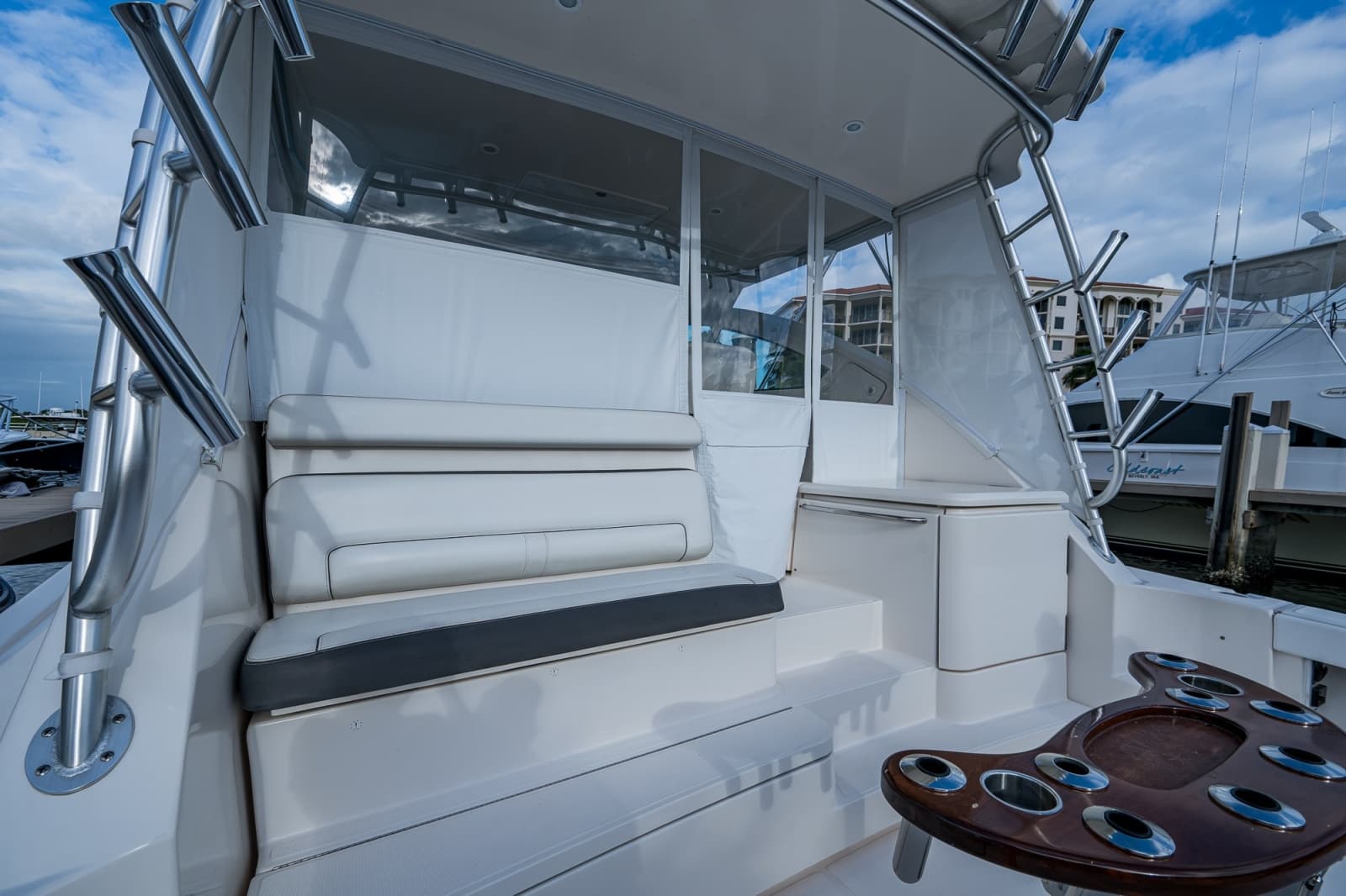 2018 Tiara Yachts 4300 Open - Photo 20
