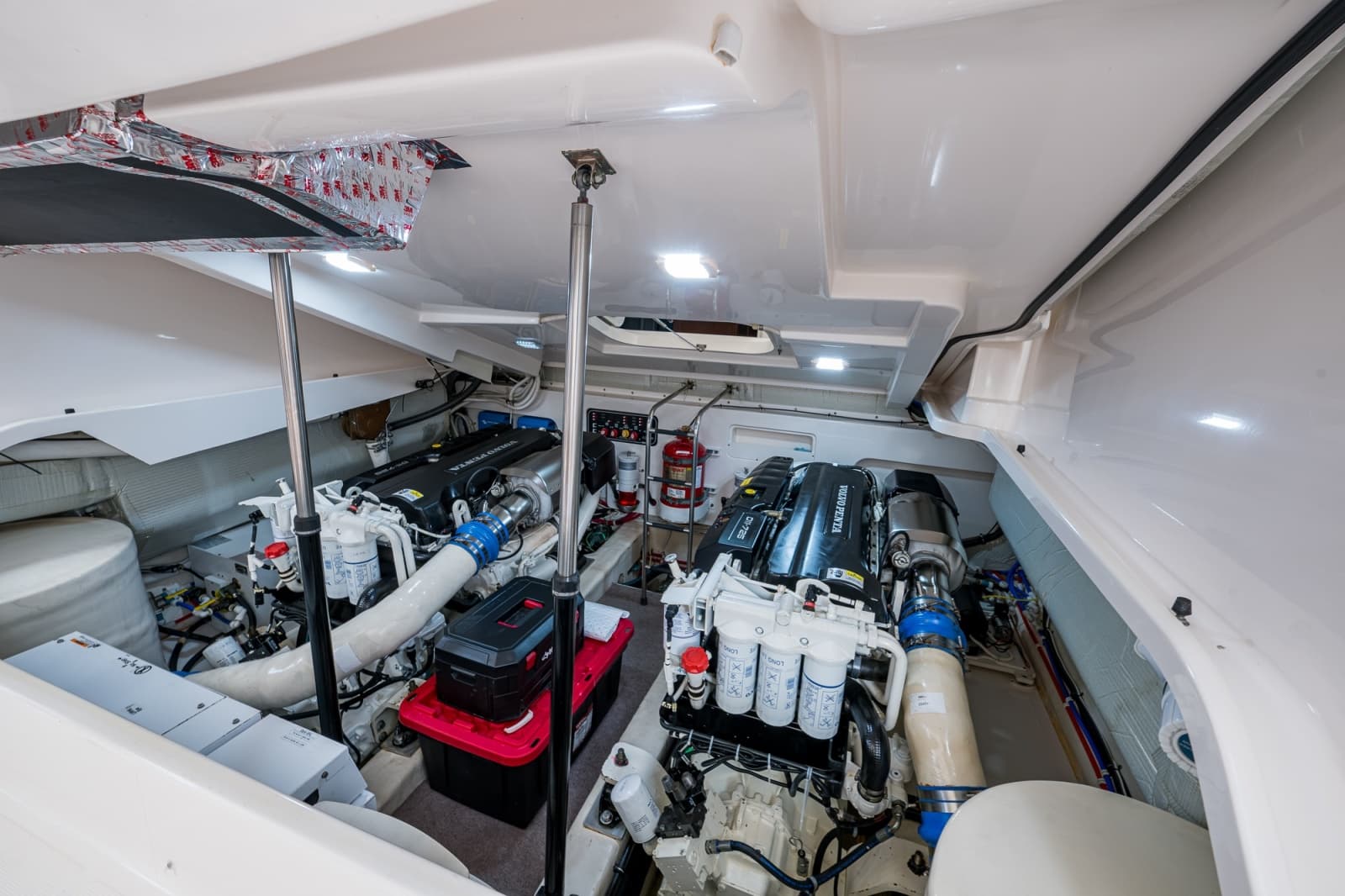 2018 Tiara Yachts 4300 Open - Photo 48