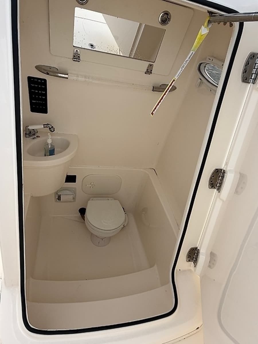 2019 Cobia 261 Center Console - Photo 9