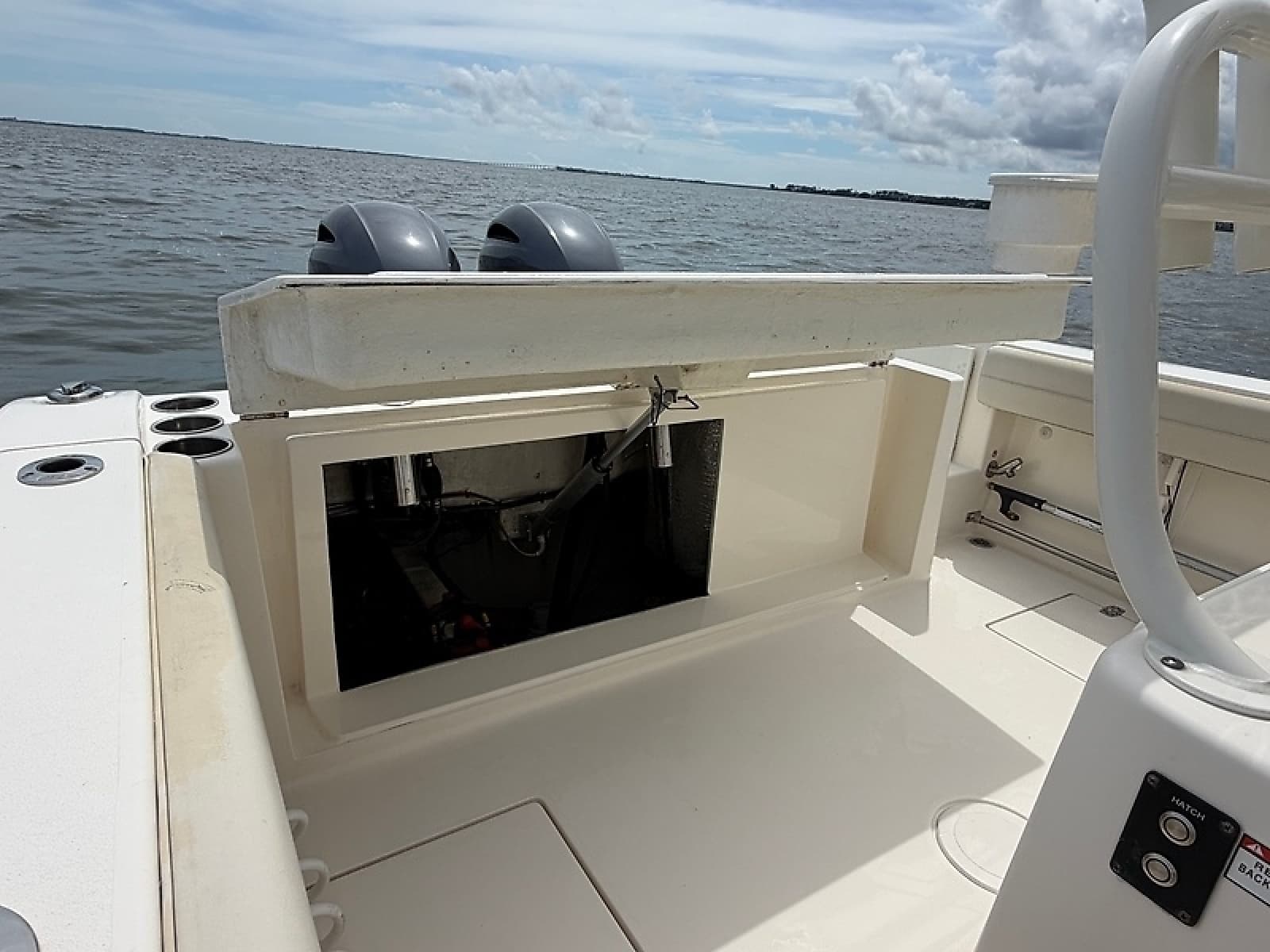 2019 Cobia 261 Center Console - Photo 10