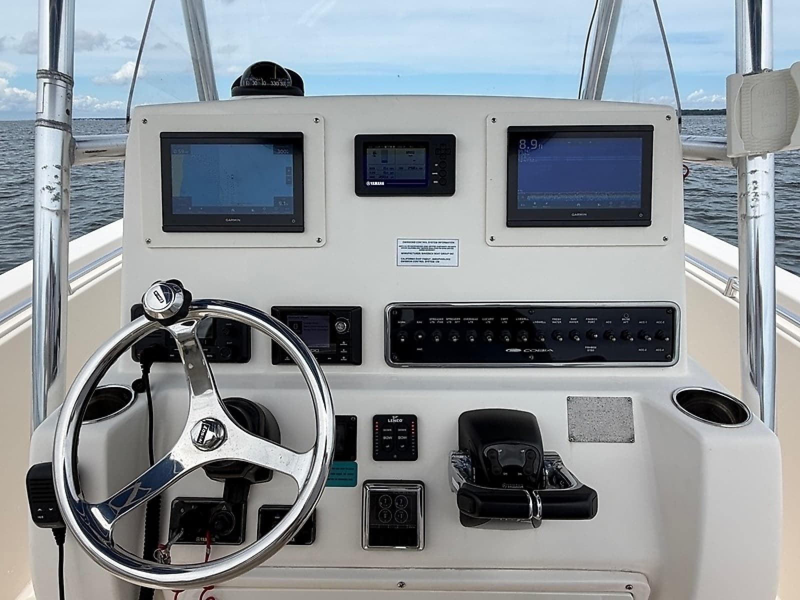 2019 Cobia 261 Center Console - Photo 4