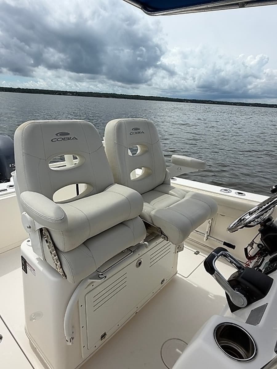 2019 Cobia 261 Center Console - Photo 5