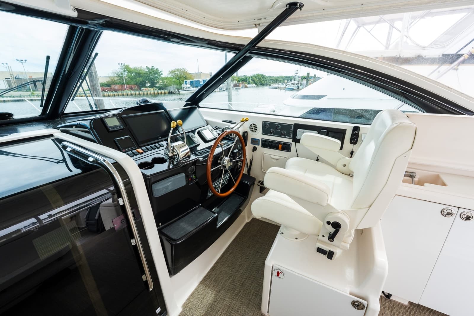 2006 Tiara Yachts 4200 Open - Photo 25