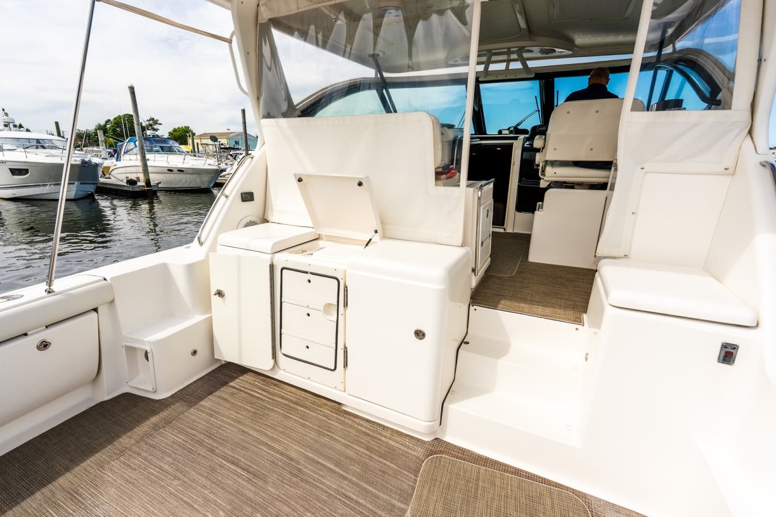 2006 Tiara Yachts 4200 Open - Photo 16